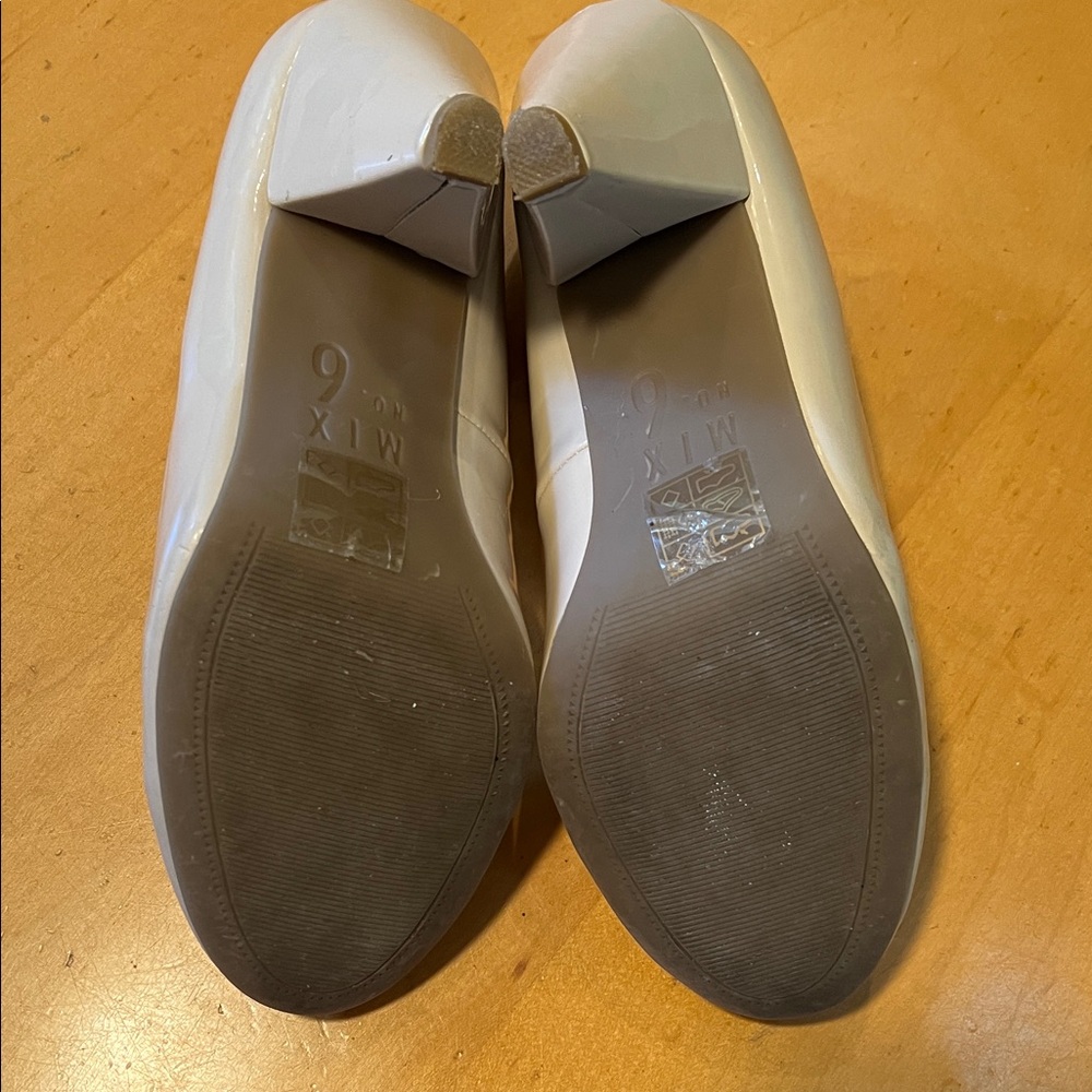 Mix No. 6 Selisa Nude Patent Round-Toe Career or Character Pumps sz 7 - Picture 8 of 9